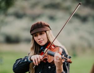 Lenka Swenson Violin/Vocals